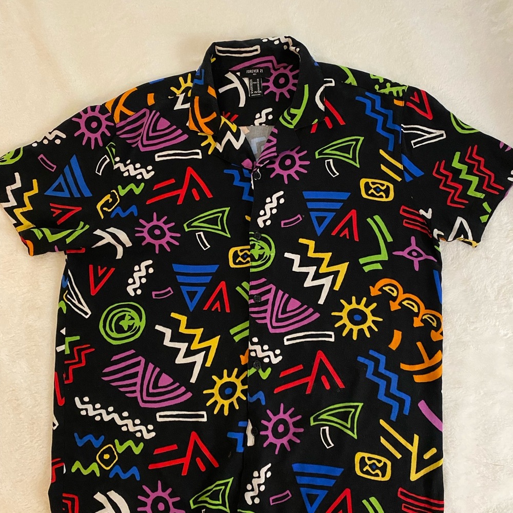 70s Style Forever 21 Casual Button Up. Size Medium. Pop Art Design